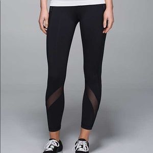 Lululemon inspire tight- size 4